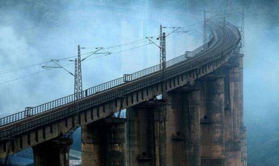 原创为什么开到龙骨甸大桥都要鸣笛30秒都是因为这个人