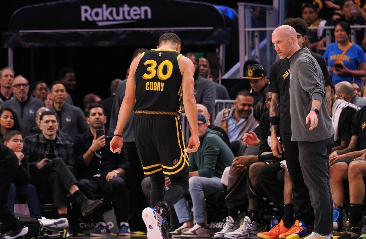 原创库里伤退勇士惜败公牛终结主场连胜纪录