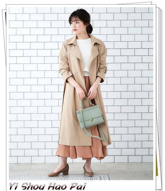 原创轻时尚女性的风衣搭配日系经典样板穿搭示范照着穿就够了