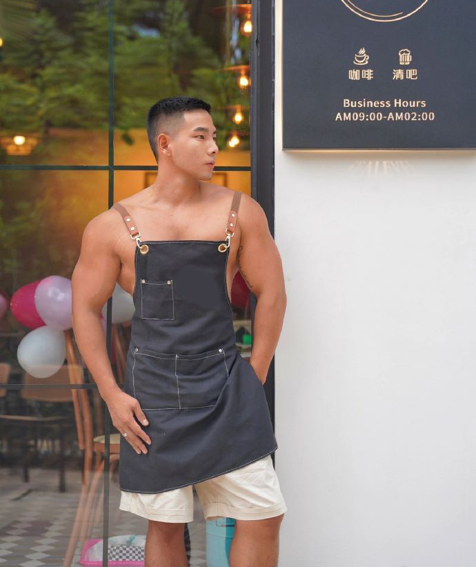 员,顾客纷纷体验公狗腰,有这身材还站什么街招揽顾客_餐厅_健身_肌肉
