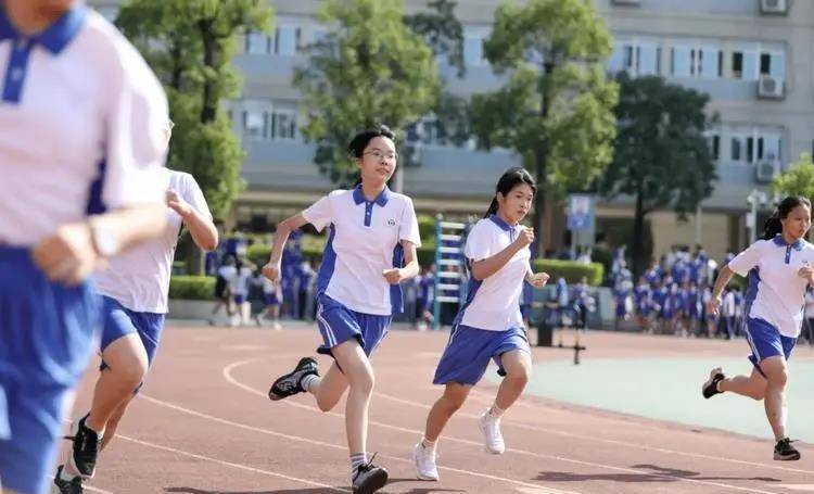 2024年上海中考体育四月开考,中考是否应取消统一测试?