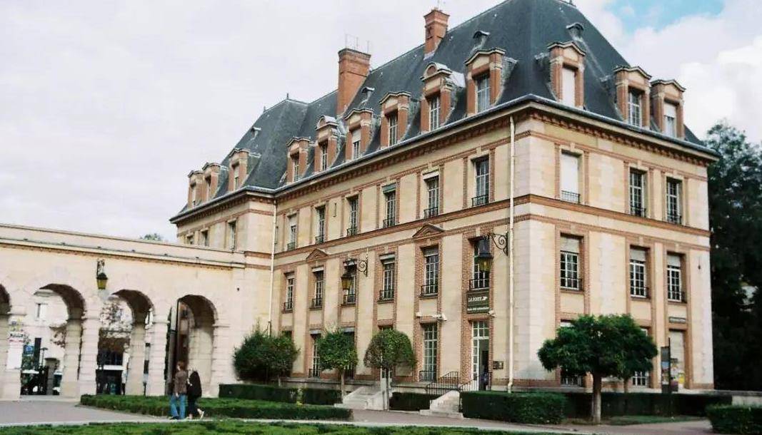 原创欧洲文艺复兴史评述英法百年战争中法国手工业的复兴及改革