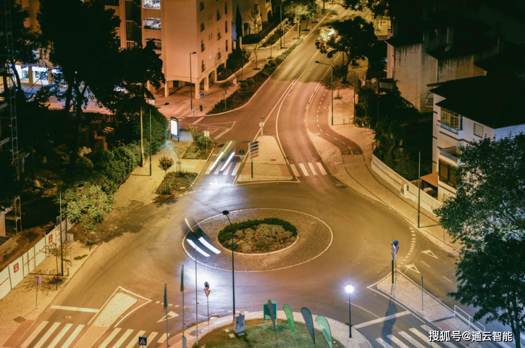 关注适老型路口设计既然我们终将老去愿未来交通能温柔以待