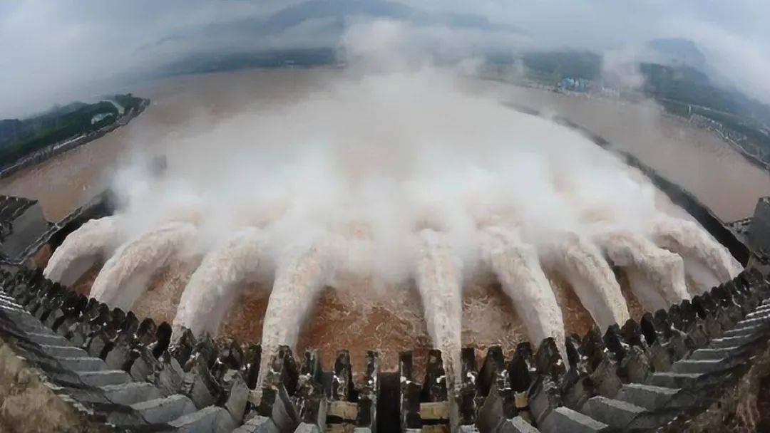 原创三峡大坝80条裂缝突破工程师惊人解决方法曝光