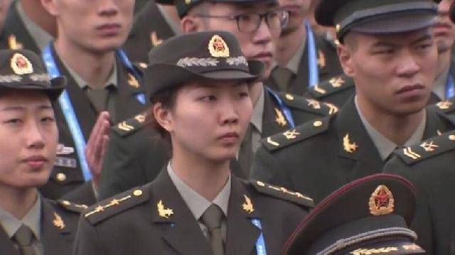 原创女排大将袁心玥13岁入伍为八一女排拼搏12年她的待遇如何