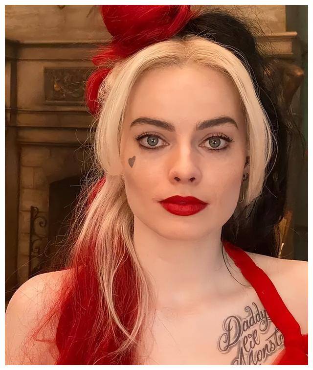 原创惊艳不已哈莉奎茵扮演者玛格特罗比的性感写真合辑