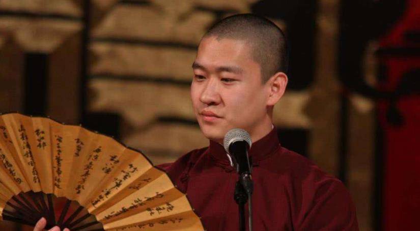 却在见到李鹤东时秒怂,他究竟是什么来头_郭德纲_兄弟_师父