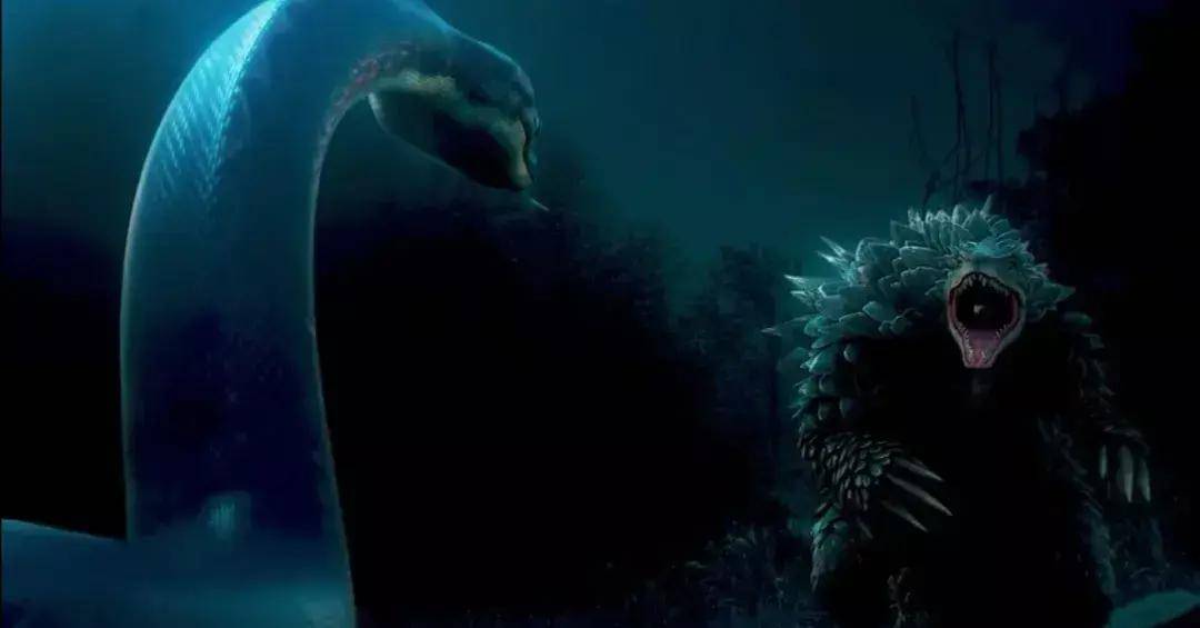 然而,正当她准备坐下来休息的时候,却被一条正要吃东西的巨蛇盯住了.