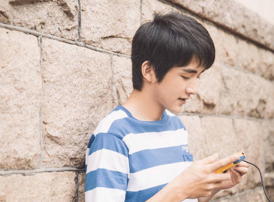 原创张新成笑起来太好看了有颜又有实力演技挺不错的