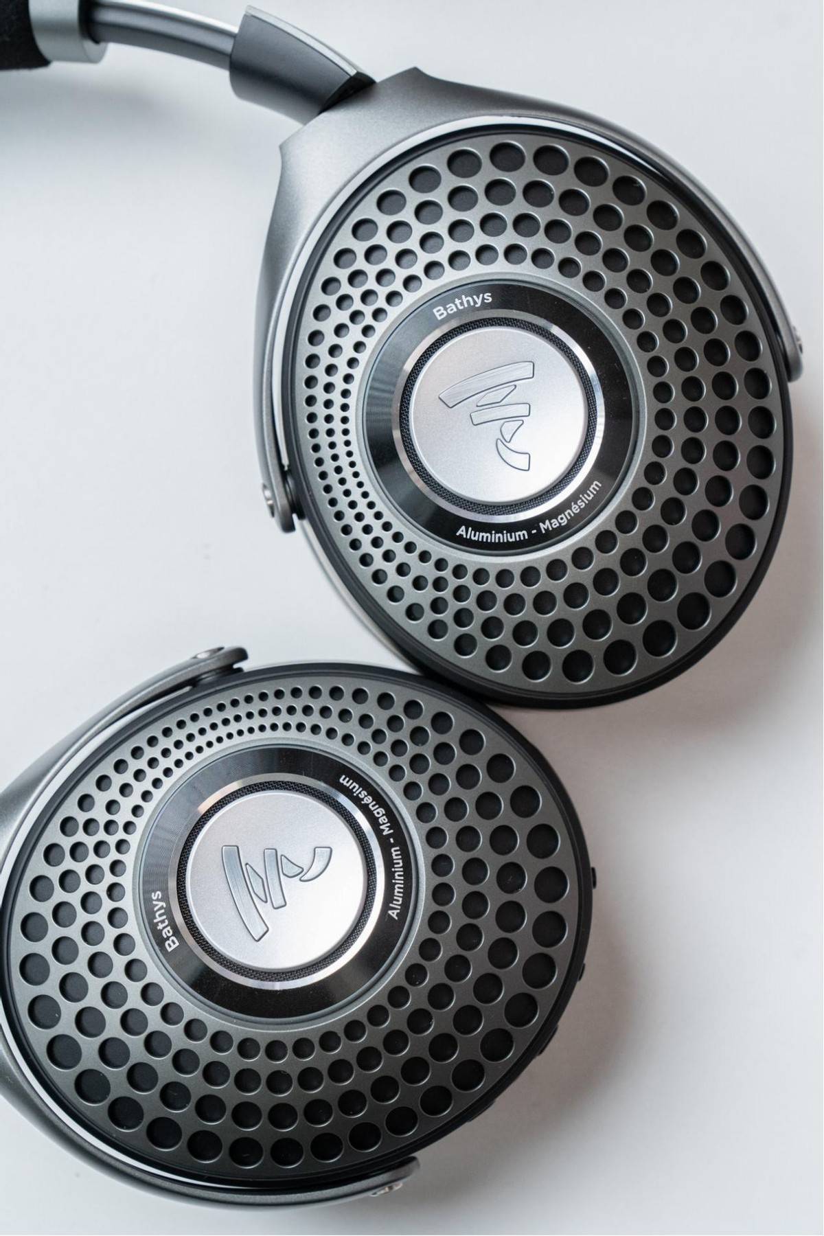 原创法国劲浪focalbathys深海潜艇蓝牙乌音乐发烧友的耳机新宠