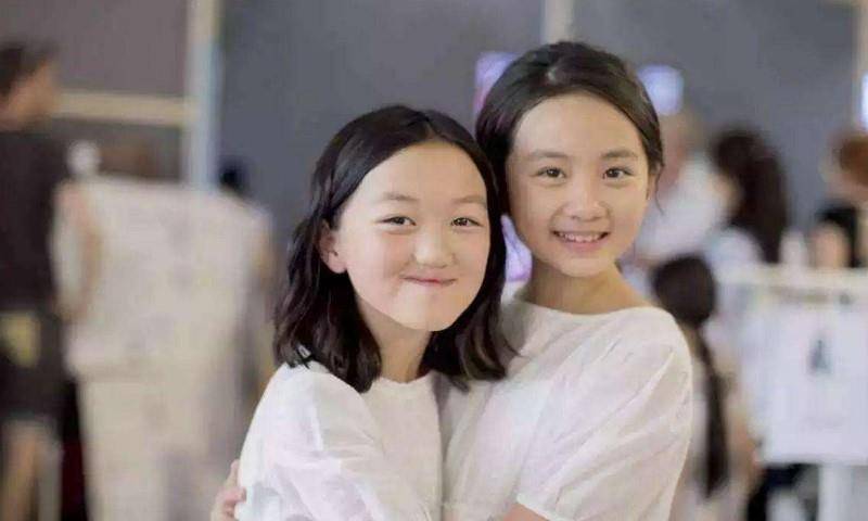 李嫣可谓出生就伴随大家的目光,但是李嫣就是被折翼的天使,因为自身的