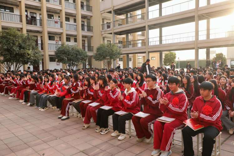 驻马店财经学校图片