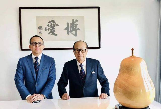 原创最神秘的90后女首富隐姓埋名20余年如今李嘉诚补偿她700亿