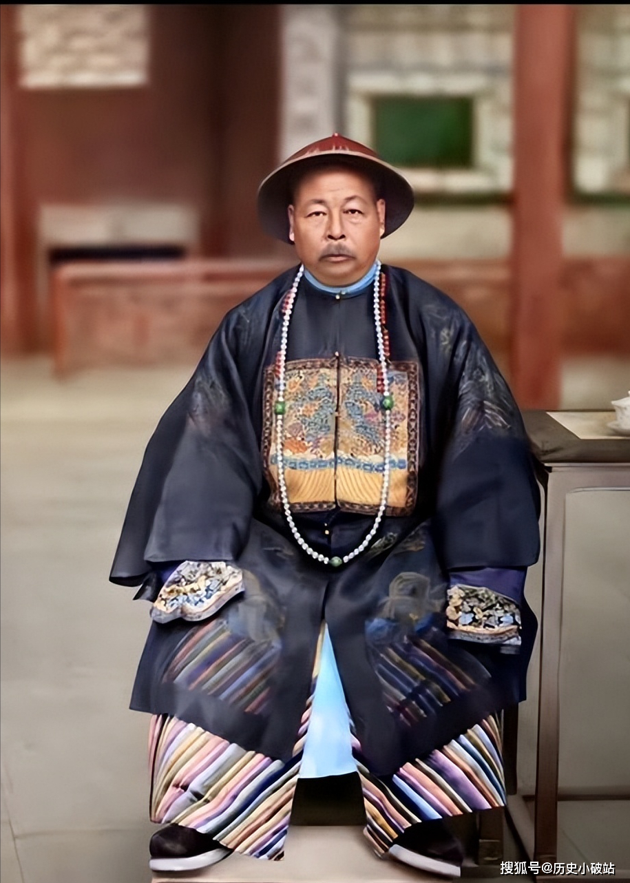 原创清末权贵老照片威严的左宗棠喜爱果香的慈禧末代皇室成员