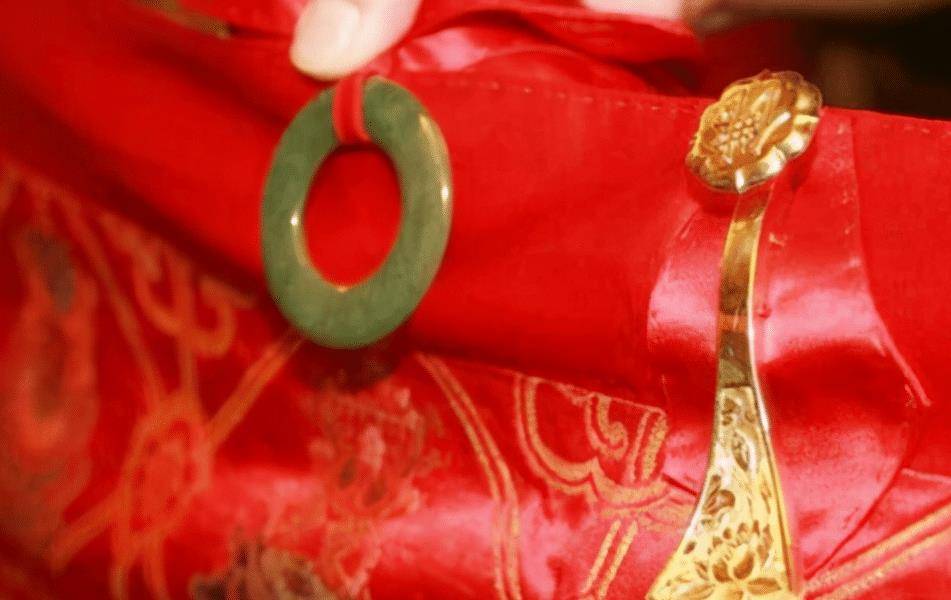 原创释永信的锦襕袈裟金线缝制18k金配钩还有翡翠玉环