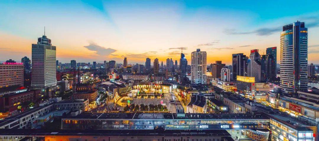 处电话→24小时热线电话→售楼中心首页网站→楼盘百科详情_中山路