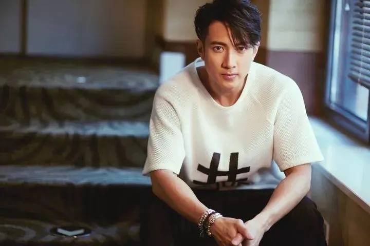 除此之外还有的哥哥名单有:吴尊,郑恺,迪玛希,ice paper,尤长靖,张睿