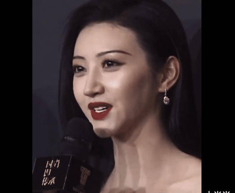 原创景甜的脸到底有多精致当镜头放大10倍真是一朵人间富贵花