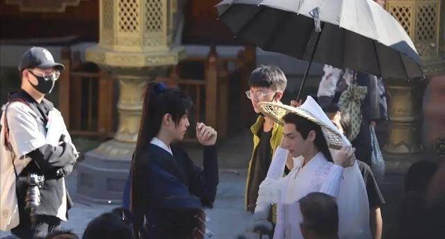 特别是《皓衣行》从最初公布选角到开拍都备受大家