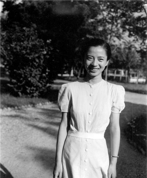 原创官太太与学生私奔晚年生活落魄成女佣大儿子却说我不认识她