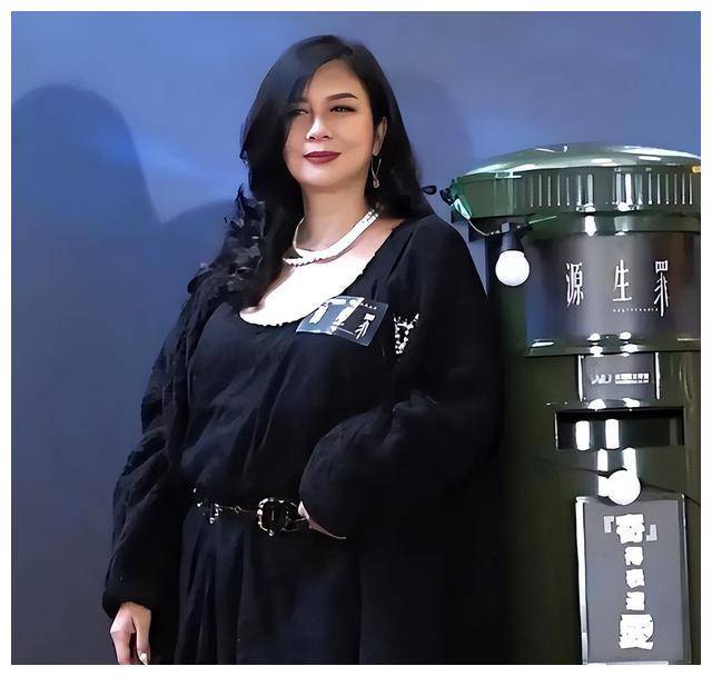 61岁高龄,220斤体重,却美到勾人心魄,顶级美人吴家丽太绝了!