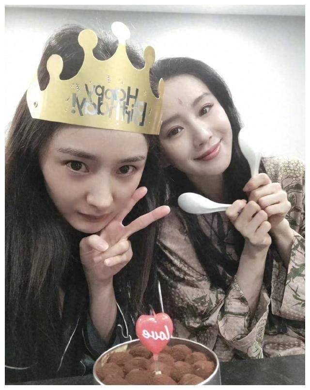 杨幂庆生引争议,谁红就能玩?刘诗诗,杨颖生日送祝福._姐姐_好友_因为