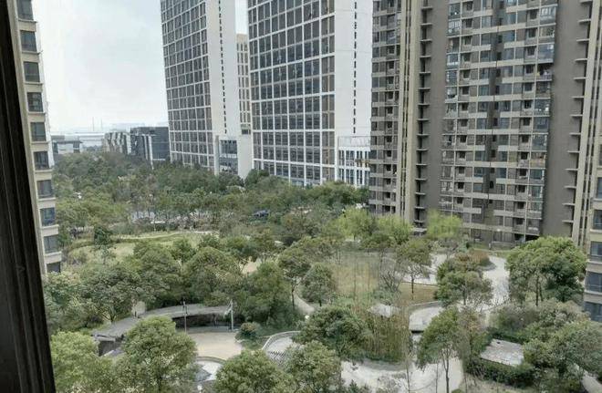 上海宝山绿地领海售楼处电话4000005503转3000售楼中心