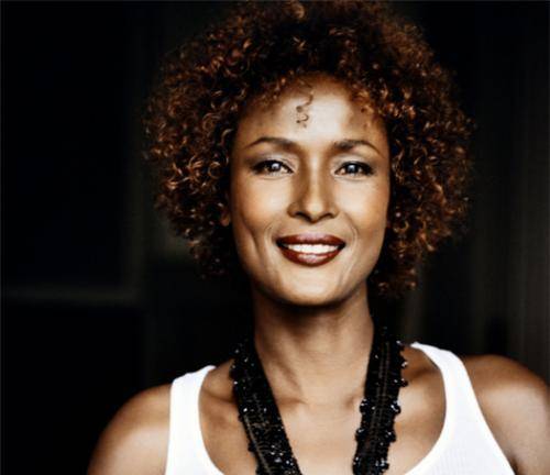 华莉丝·迪里_女性_生活