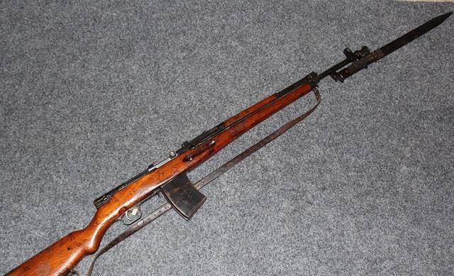 虽然最终很遗憾没能成为苏军的主流装备,但西蒙诺夫avs-36自动步枪无