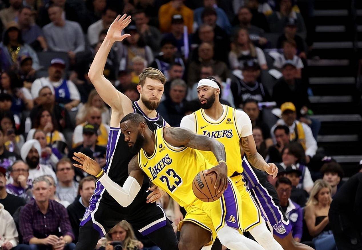 国王横扫湖人,浓眉0-10是小萨玩具,老詹成巴恩斯瞄准镜_里维斯_詹姆斯