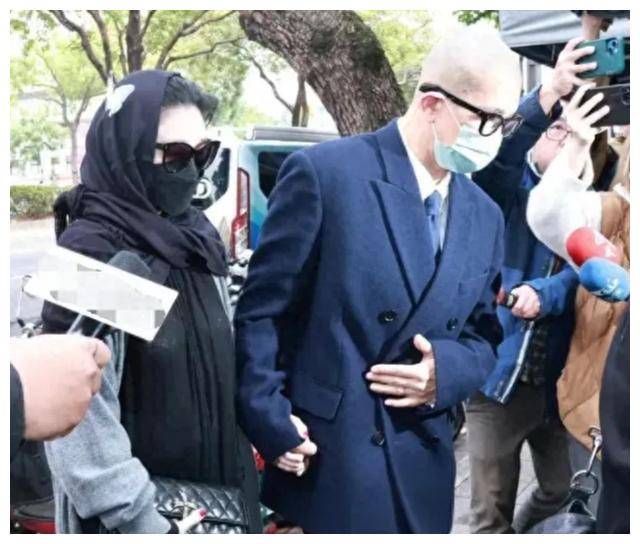 汪小菲_前夫_一身