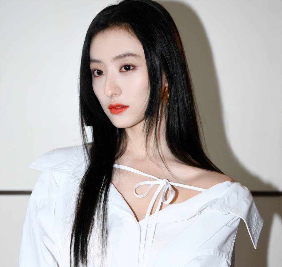 成都这一夜女明星个个风情万种白鹿妩媚倪妮干净00后崛起