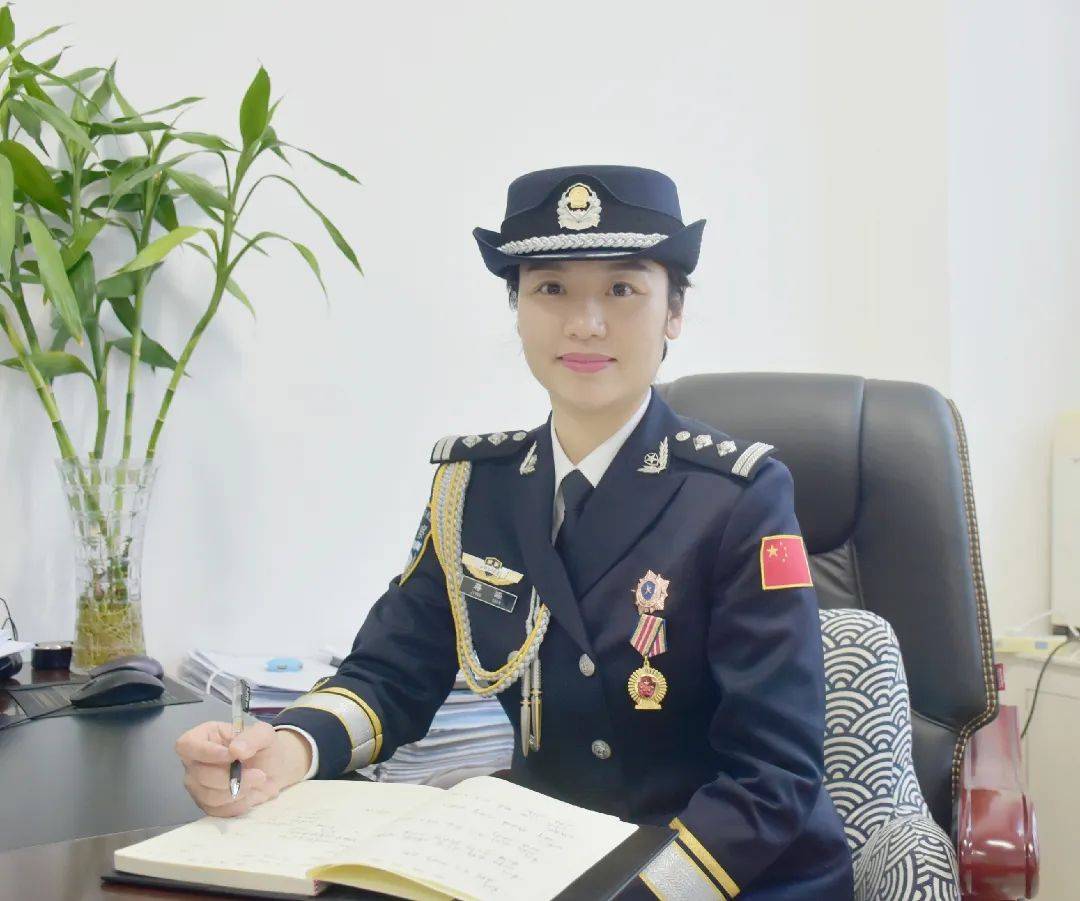 女民警制式图片