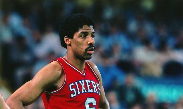 美媒评历史前10小前锋詹姆斯登顶伯德次席杜兰特第三