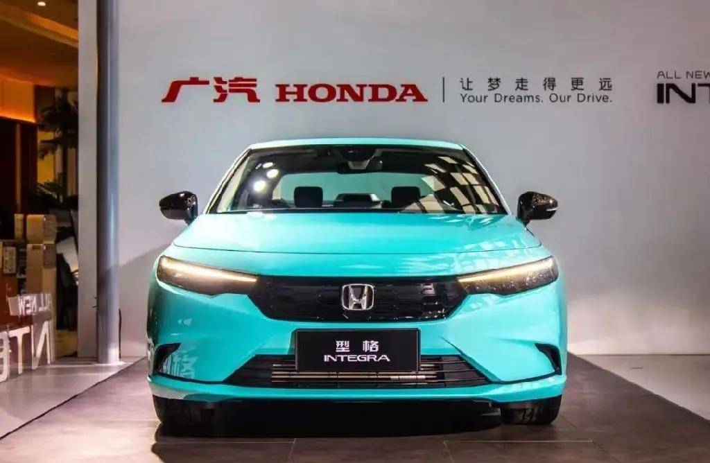 到了第四代的integra,搭载了很多本田粉心醉的k20a红头发动机.