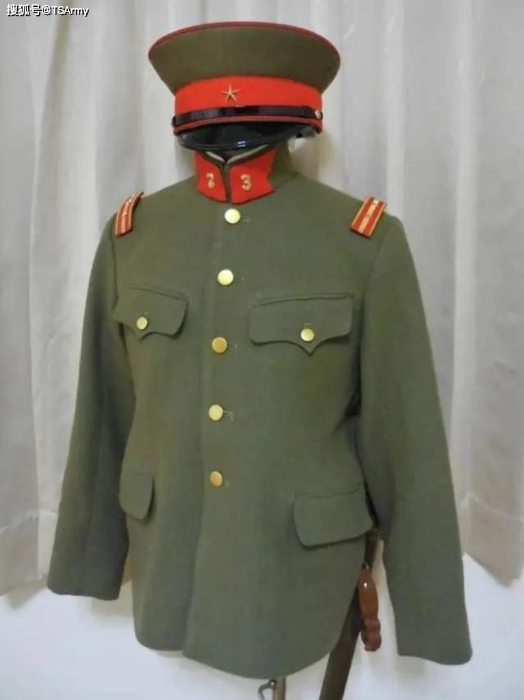 原创一名日本关东军佐官的15件物品指挥刀和望远镜是必备