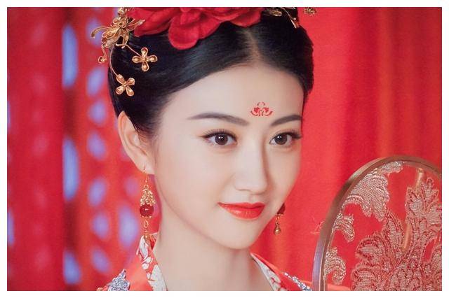 35岁景甜下车照引热议360度无死角生图暴露真实身材