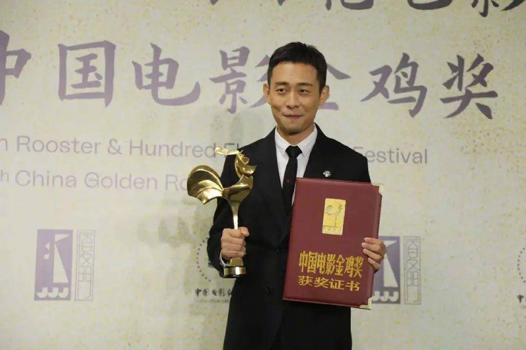 原创带着儿子二婚嫁影帝张译如今18年过去才知道她嫁的有多值