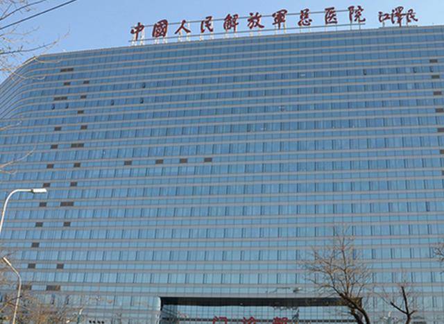 老红军住院被安排双人病房秦基伟得知脸色一变他是我的老领导