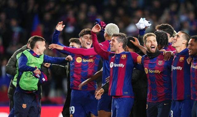 巴萨"后梅西时代"成功晋级欧冠八强,哈维受球队挽留_球员_巴塞罗那