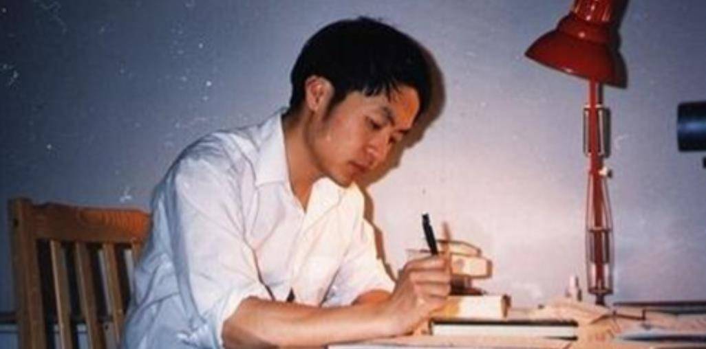 原创诗人顾城生前拒养儿子杀妻自尽给儿子留下遗书愿你别太像我