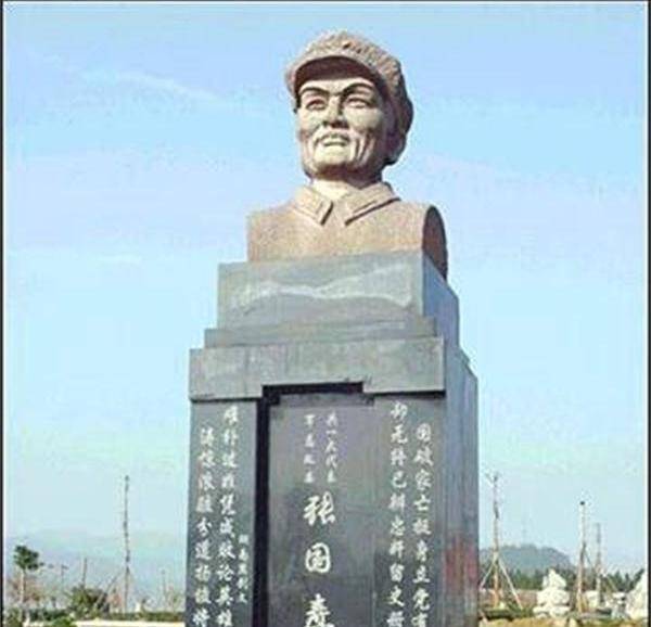 这个村三兄弟干革命老大叛徒老二烈士老三农民后人回家乡纪念