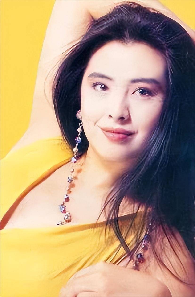 "天生不上镜"的8位女明星,真人个个又瘦又美,比照片漂亮10倍_关之琳