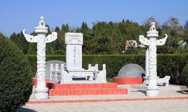 原创末代皇帝溥仪骨灰为什么被迁出八宝山真相让人哭笑不得且唏嘘