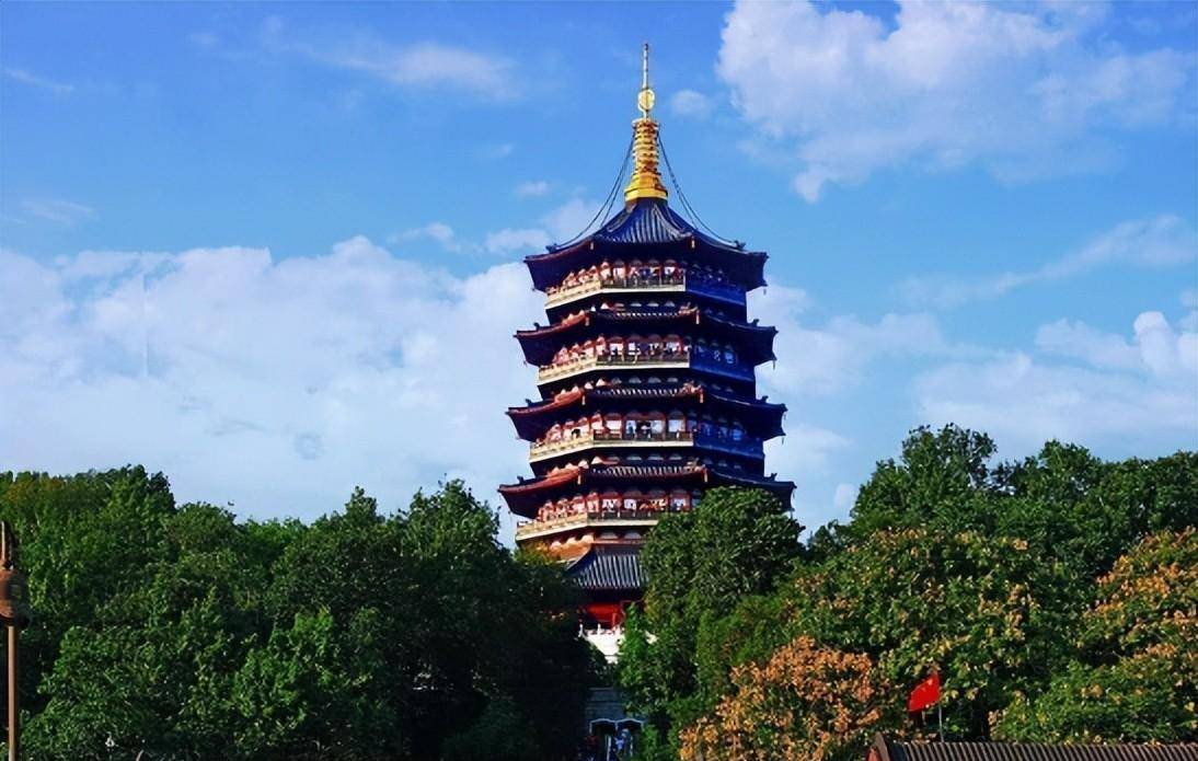 1924年,千年雷锋塔倒了,70多年后,在塔底挖出了国宝_雷峰塔_地宫_当地