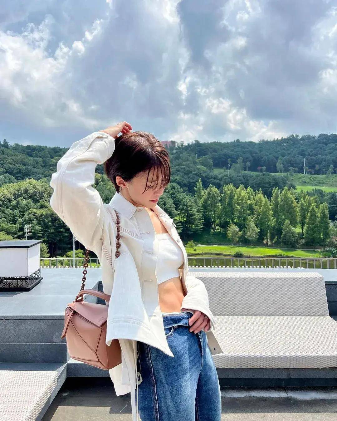 42岁动作女演员甜蜜家园2花絮照合集李诗英