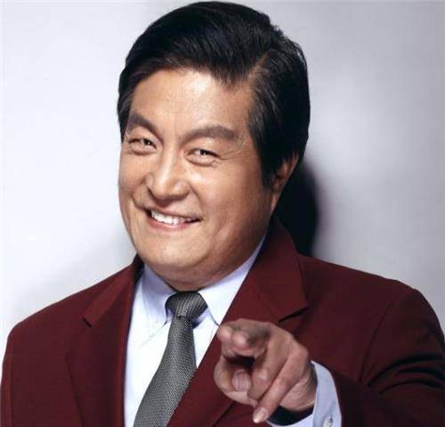 除了《西游记》的玉皇大帝之外,他还出演过《三国演义》中的张辽,以及