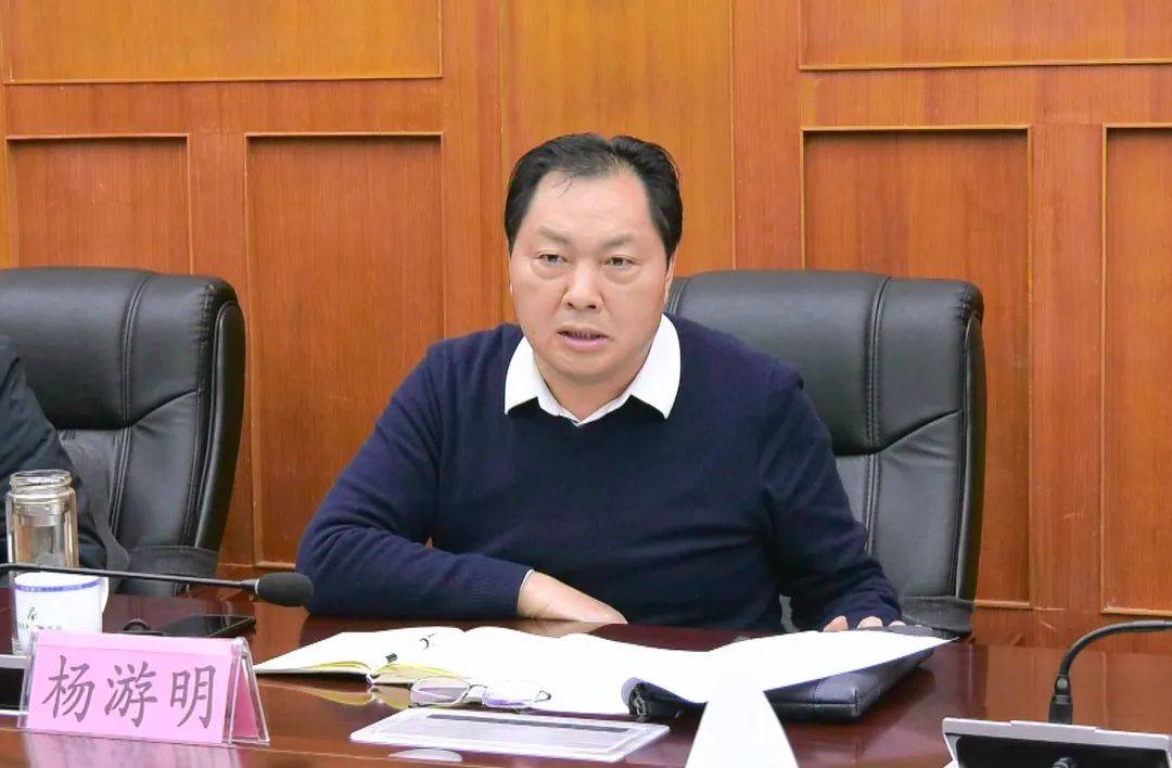 凤冈锌硒茶遵义市人大常委会副主任杨游明率队到凤冈调研相关工作