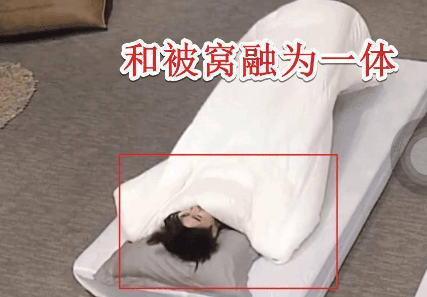 蔡徐坤速度有多快?镜头前"快到模糊",网友:顶流走路都带风_被窝_郑恺_