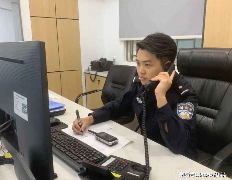 原创辛苦考上警察看着事业编懵了和行政编对比大相径庭